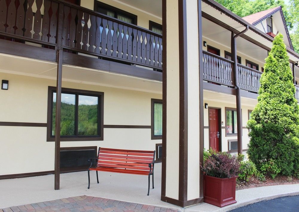 Red Roof Inn Гелен Екстер'єр фото